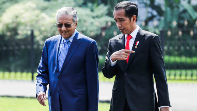 Pertemuan Presiden Joko Widodo dengan Perdana Menteri Malaysia, Mahathir Mohamad, beberapa waktu silam.