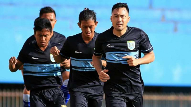 Winger Persela Lamongan, Shohei Matsunaga (kanan)