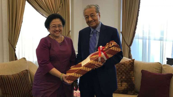 Megawati bertemu dengan PM Malaysia Mahathir