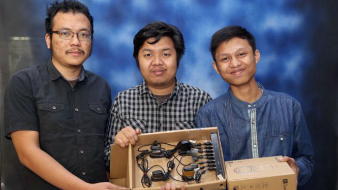 Tiga mahasiswa Unpad dengan sensor CMOS 