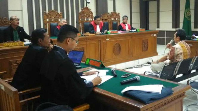 Sidang dengan agenda pembacaan dakwaan terhadap Bupati nonaktif Kebumen, Muhammad Yahya Fuad, di Pengadilan Tindak Pidana Korupsi Semarang, Jawa Tengah, pada Senin, 2 Juli 2018.
