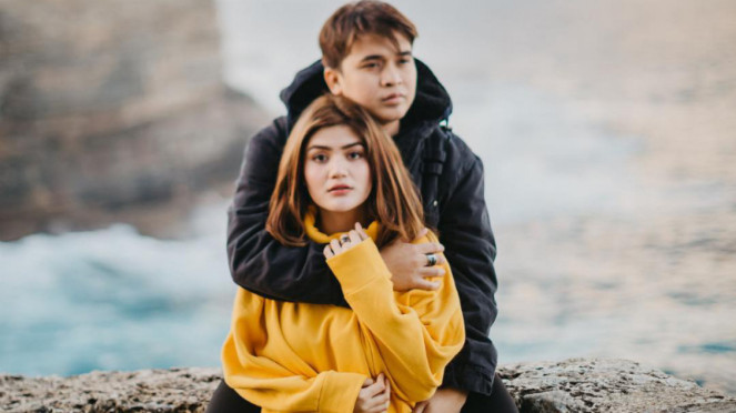 Kriss Hatta Terbukti Suami Sah Hilda Vitria