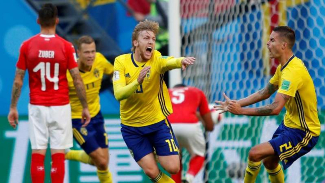 Selebrasi gol para pemain Swedia usai bobol gawang Swiss