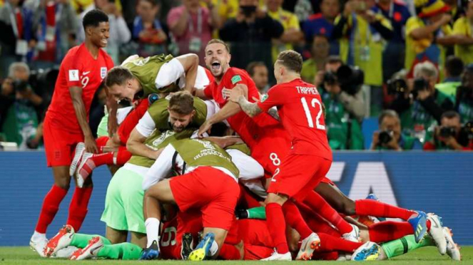 Para pemain Timnas Inggris merayakan kemenangan atas Kolombia