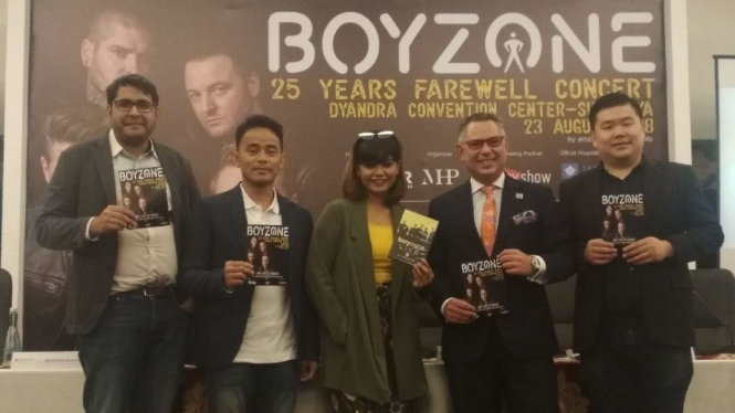 Konferensi pers konser Boyzone di Surabaya
