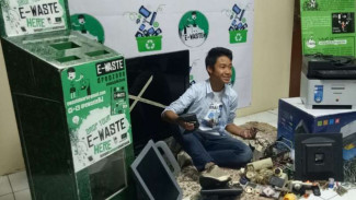 Remaja 15 Tahun Terbitkan 2 Buku Tentang Sampah Elektronik