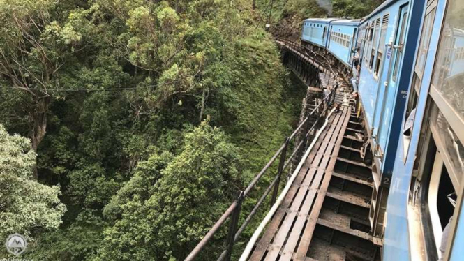 Pemandangan rute perjalanan kereta dari Kolombo ke Ella di Sri Lanka
