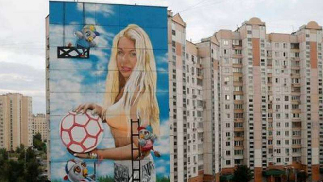Mural Piala Dunia setinggi 12 meter