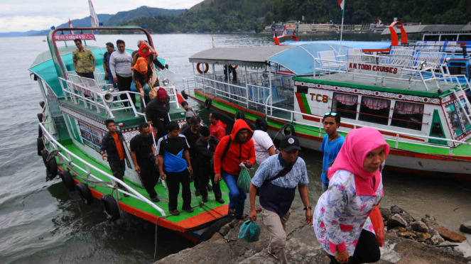 Sorot Kapal - Kawasan Wisata Danau Toba