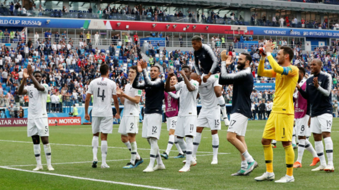 Para pemain Prancis saat merayakan kemenangan atas Uruguay di Piala Dunia 2018