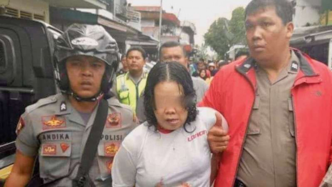 Polisi tangkap tersangka pemutilasi ibu kandung.