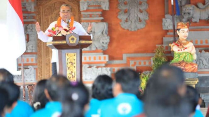 Menteri Desa, Pembangunan Daerah Tertinggal, dan Transmigrasi Eko Putro Sandjojo,