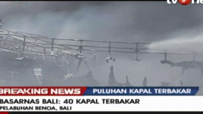 Kapal terbakar di Bali