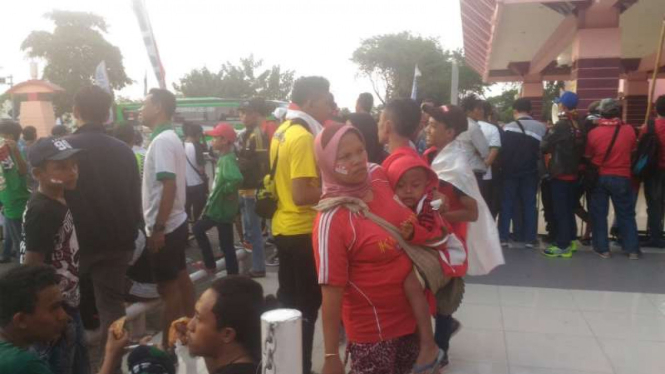 Suasana suporter jelang duel Timnas Indonesia U-19 vs Thailand.