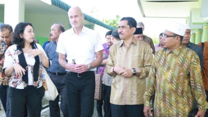 Kunjungan Wakil Presiden Badan Antiteror Jerman, Michael Kretschmer, ke Pondok Pesantren Al Hidayah, Sumatera Utara.