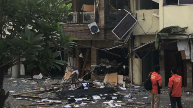 Ruko Grand Wijaya II di Kebayoran Baru, Jakarta Selatan, rusak akibat ledakan dari tabung gas di tempat itu pada Kamis pagi, 12 Juli 2018.