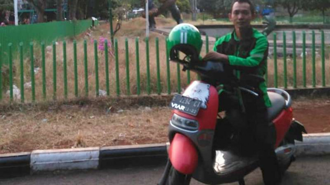 Driver Grab pakai motor listrik Viar Q1