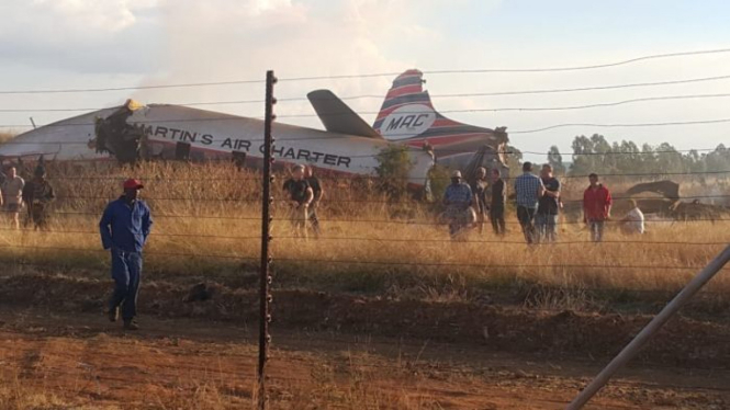 Pesawat Convair CV-340 yang mengalami kecelakaan di dekat Pretoria, Afrika Selatan.