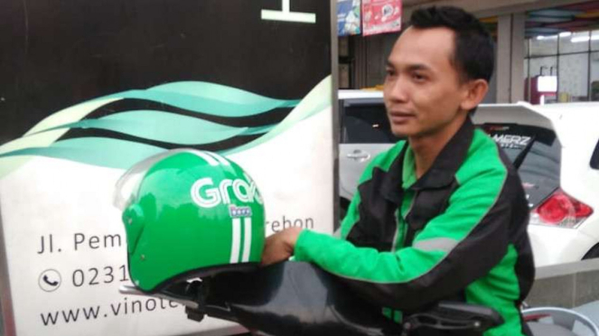 Driver Grab pakai motor listrik Viar Q1