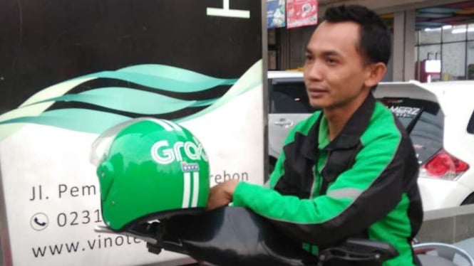 Driver Grab pakai motor listrik Viar Q1