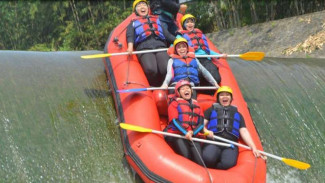 Rafting di Sungai Cisadane, Seru Tapi Menegangkan