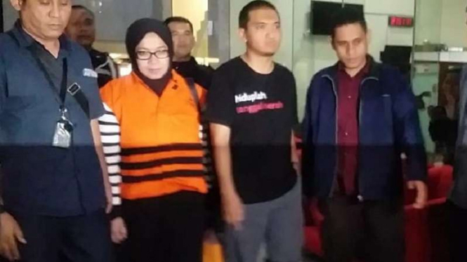 Anggota Komisi VII DPR, Eni Maulani Saragih ditahan KPK