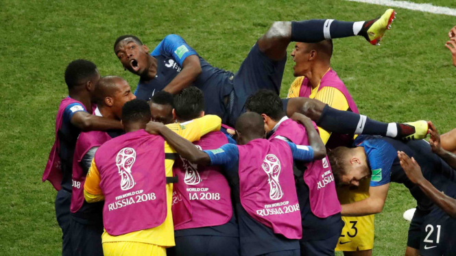 Pemain Prancis Kylian Mbappe merayakan gol keempatnya