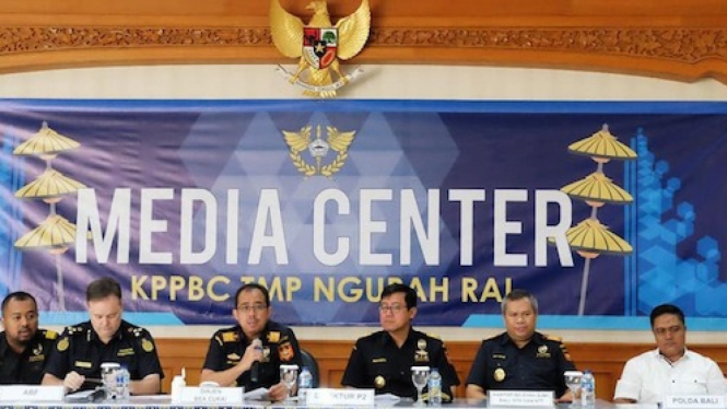 Konferensi pers Bea Cukai Ngurah Rai, Senin (16/07).