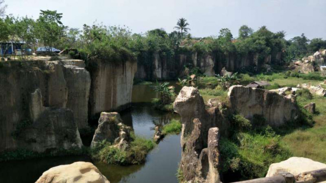 Tebing Koja Kandang Gozila di Tangerang