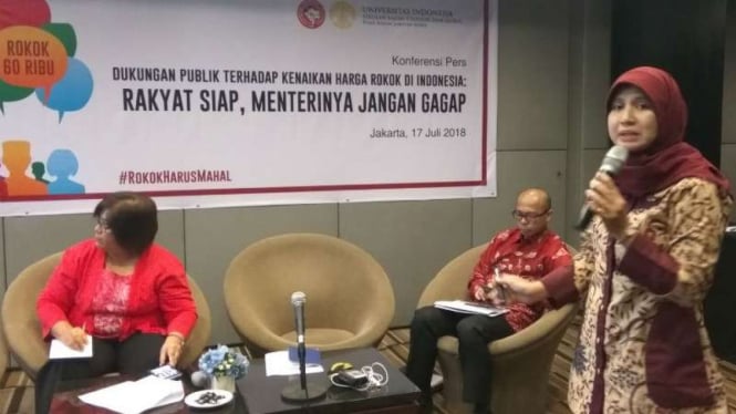 Komnas Pengendalian Tembakau dan PKJS-UI merilis survei soal pengguna rokok