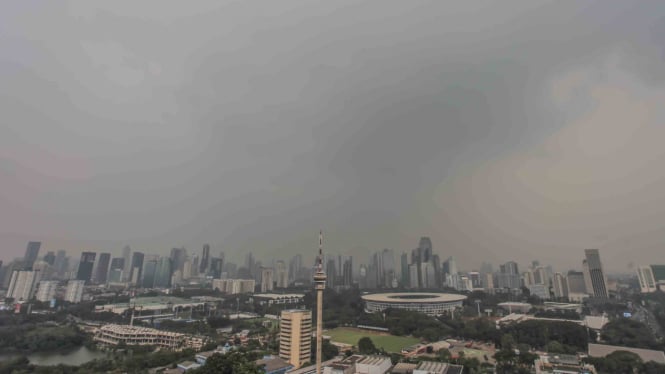 Kondisi udara di Ibukota DKI Jakarta dengan latar belakang gedung tinggi di Jakarta