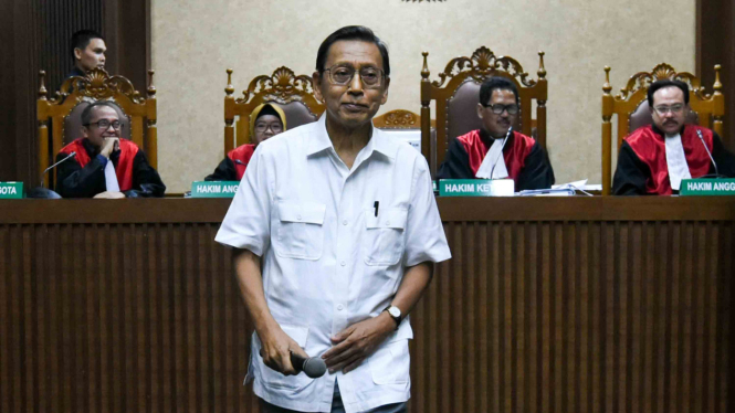 Mantan Wakil Presiden Boediono bersaksi di sidang kasus BLBI