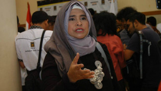 Sempat Diadang Massa, Neno Warisman Tinggalkan Bandara Batam