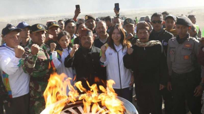 Kirab Obor Asian Games 2018 di Gunung Bromo