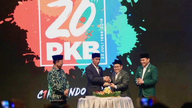 Presiden Joko Widodo dan Muhaimin Iskandar dalam Perayaan HUT PKB di Jakarta.