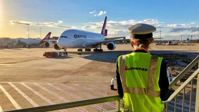 Meningkatnya permintaan tenaga pilot, Qantas mentargetkan memiliki 350 pilot pada akhir tahun ini.