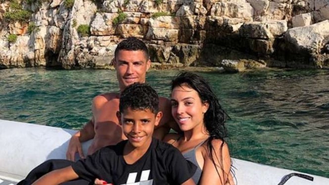 Cristiano Ronaldo berlibur ke resor mewah Costa Navarino