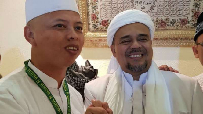 Caleg PKS Joko Widodo bersama dengan Habib Rizieq Shihab.