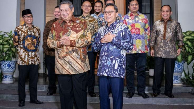 SBY dan Zulkifli Hasan bertemu di kawasan Mega Kuningan, Jakarta.