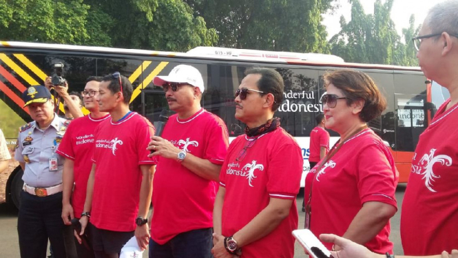 Peluncuran bus Wonderful Indonesia di Monas, Jakarta
