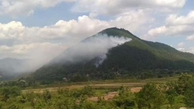 Kawasan Hutan di Kecamatan Balige, Toba Samosir, Sumut, terbakar