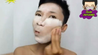 Aksi Tutorial Make-up dari Cowok Ini Bikin Ngakak Warganet