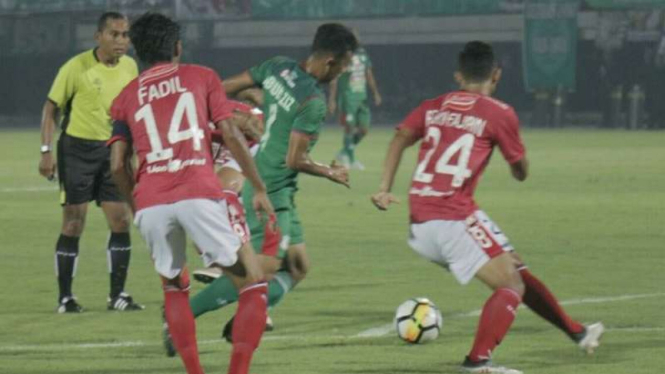 Pertandingan Liga 1 antara PSMS Medan melawan Bali United