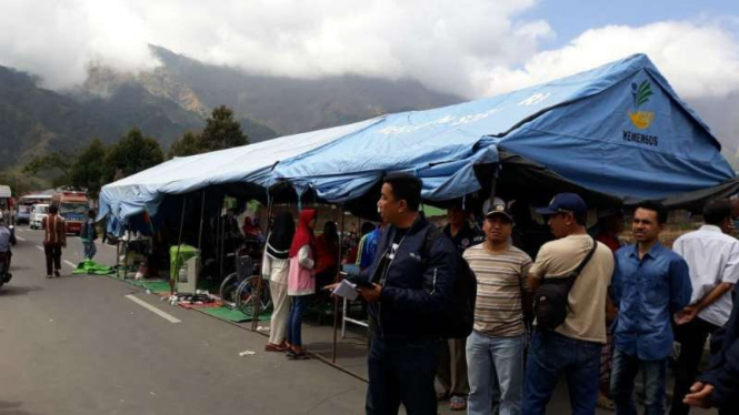 Tenda darurat Kemensos untuk menampung warga korban gempa Lombok.