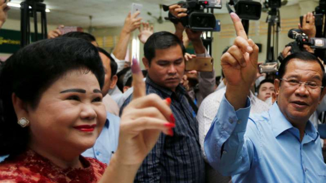 PM Kamboja Hun Sen dan istrinya Bun Rany