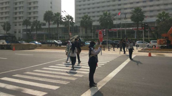 Pelican crossing di kawasan Bundaran HI, Jakarta, Selasa, 31 Juli 2018. 