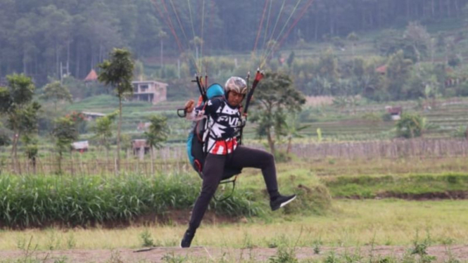 Atlet paralayang Indonesia, Jafro Megawanto