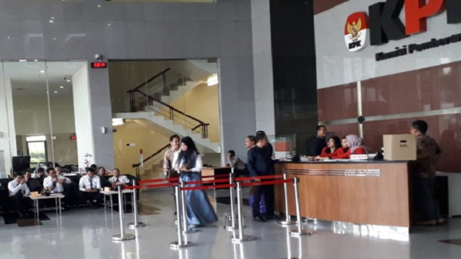 KPK periksa istri Gubernur Aceh, Darwati A Gani