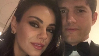 Mila Kunis dan Ashton Kutcher Tak Pernah Mandi, Anak-anaknya Juga