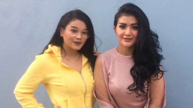 Pedangdut Gina Youbi Sister Risi Dituding Pelakor